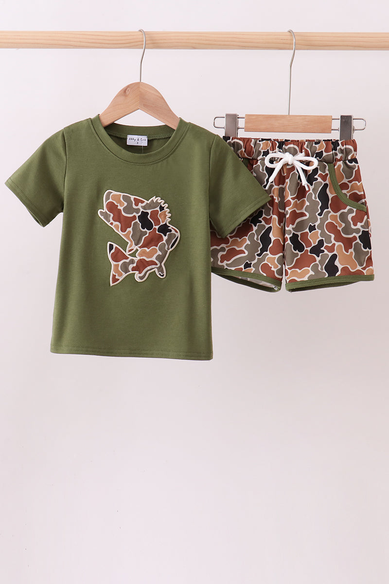 Camouflage bass applique shorts set