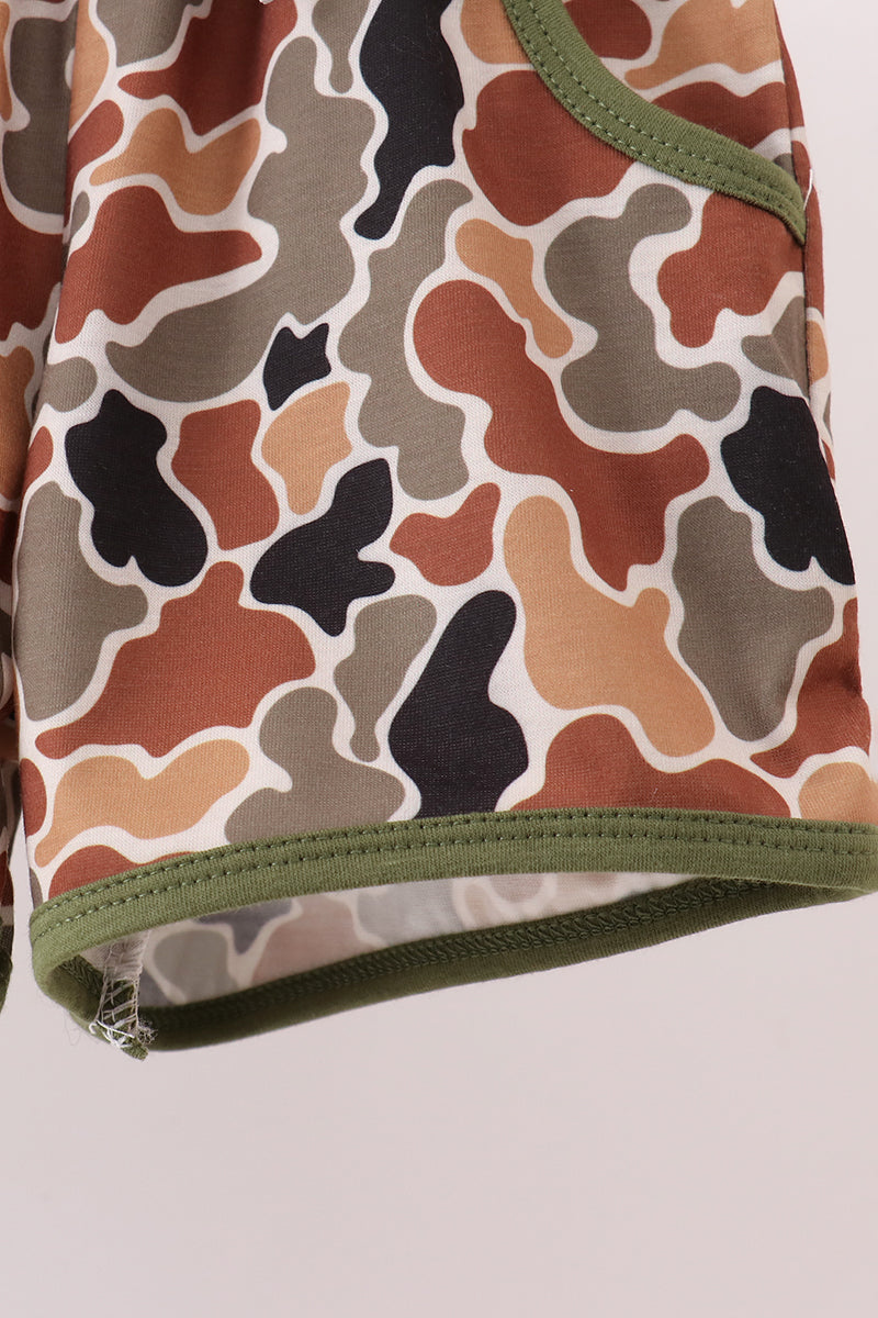 Camouflage bass applique shorts set